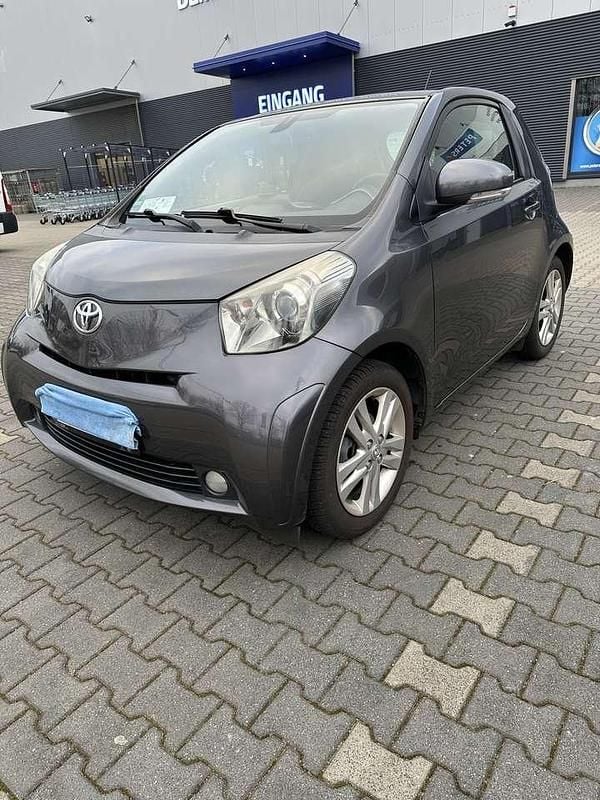 Gebraucht Toyota iQ 98 PS (72 kW) 2009 Grau Kleinwagen