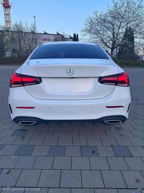 Gebraucht Mercedes A200 AMG line 163 PS (119 kW) 2021 Weiß Limousine