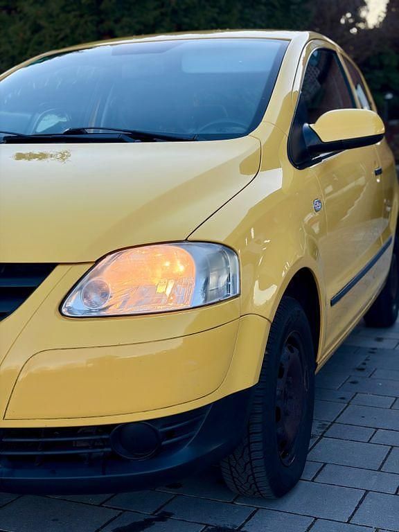 Gebraucht VW Fox 54 PS (39 kW) 2005 Gelb Kleinwagen