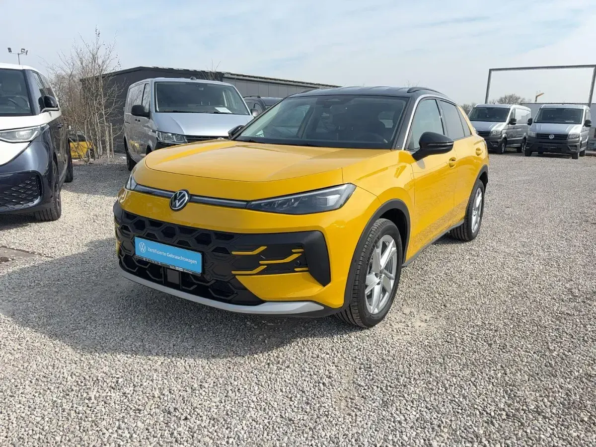 Neu VW T-Roc Life 2025 Canary yellow SUV