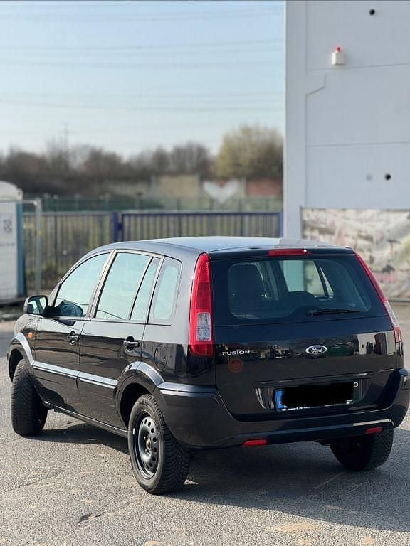 Gebraucht Ford Fusion 80 PS (58 kW) 2012 Schwarz Kleinwagen
