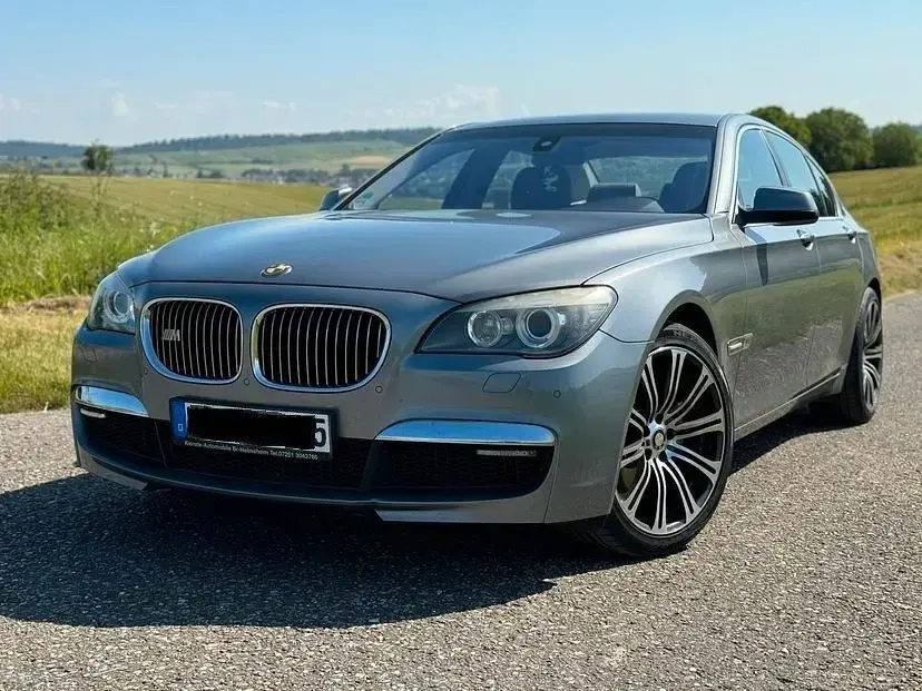 Gebraucht BMW 730 245 PS (180 kW) 2008 Grau Limousine