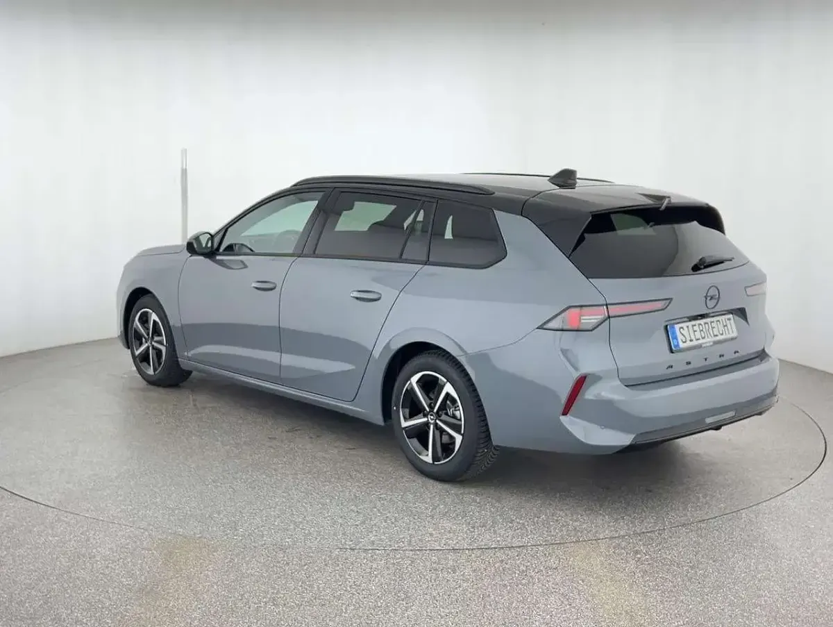 Neu Opel Astra 131 PS (96 kW) 2025 Grau Kombi