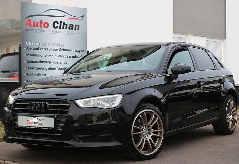 Gebraucht Audi A3 Attraction 105 PS (77 kW) 2013 Schwarz Limousine