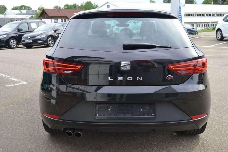 Second-hand Seat Leon FR 190 CP (139 kW) 2018 Negru Berlinǎ