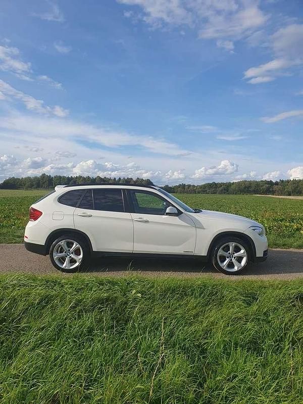 Weiß Gebraucht 2012 BMW X1 SUV | 8.750 € (Fairer Preis) - Bild 1/4