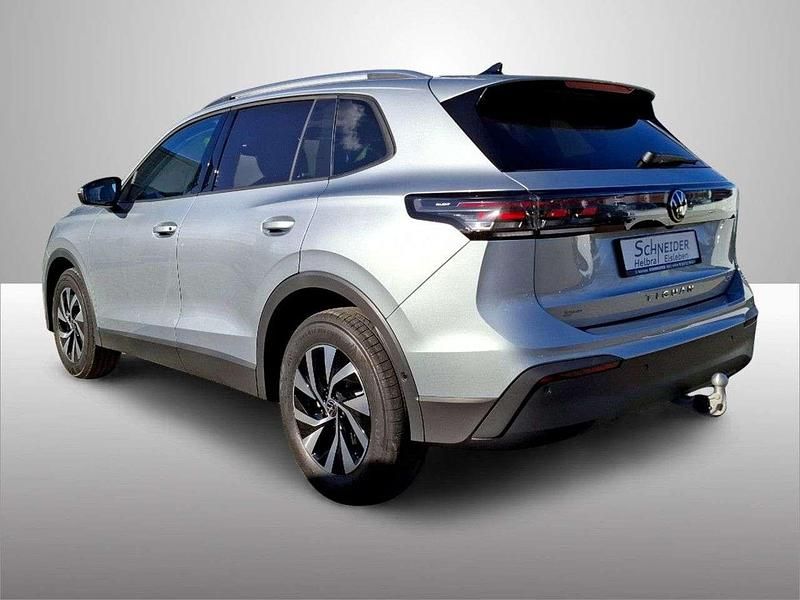 Neu VW Tiguan Life 150 PS (110 kW) 2025 Silber SUV