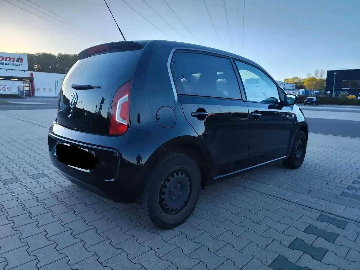Second-hand VW up! 68 CP (50 kW) 2014 Negru Hatchback