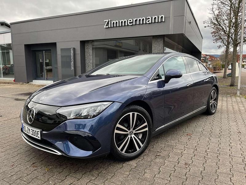 Sodalithblau metalliclack Gebraucht 2024 Mercedes EQE300 Advanced Limousine | 40.777 € (Superpreis) - Bild 1/4