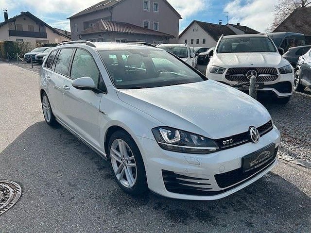 Weiß Gebraucht 2016 VW Golf VII GTD Kombi | 14.490 € (Guter Preis) - Bild 1/4