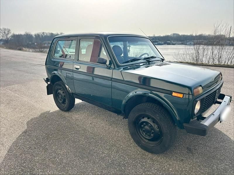 Gebraucht Lada niva 83 PS (61 kW) 2009 Grün SUV