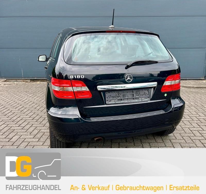 Gebraucht Mercedes B180 115 PS (84 kW) 2010 Schwarz Van / Kleinbus