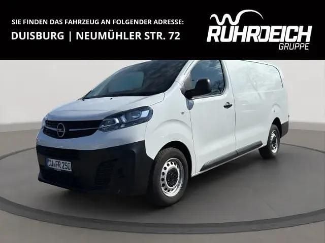Weiss Gebraucht 2023 Opel Vivaro Van | 27.990 € (Etwas zu teuer) - Bild 1/4