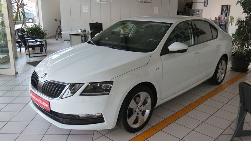 Weiß Gebraucht 2019 Skoda Octavia Limousine | 15.900 € (Fairer Preis) - Bild 1/4