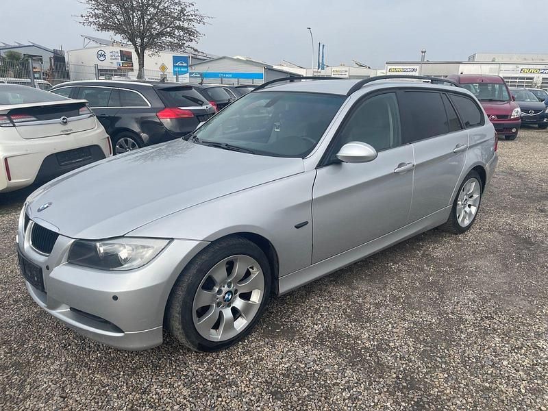 Silber Gebraucht 2005 BMW 320 Sport Line Kombi | 1.799 € (Guter Preis) - Bild 1/4