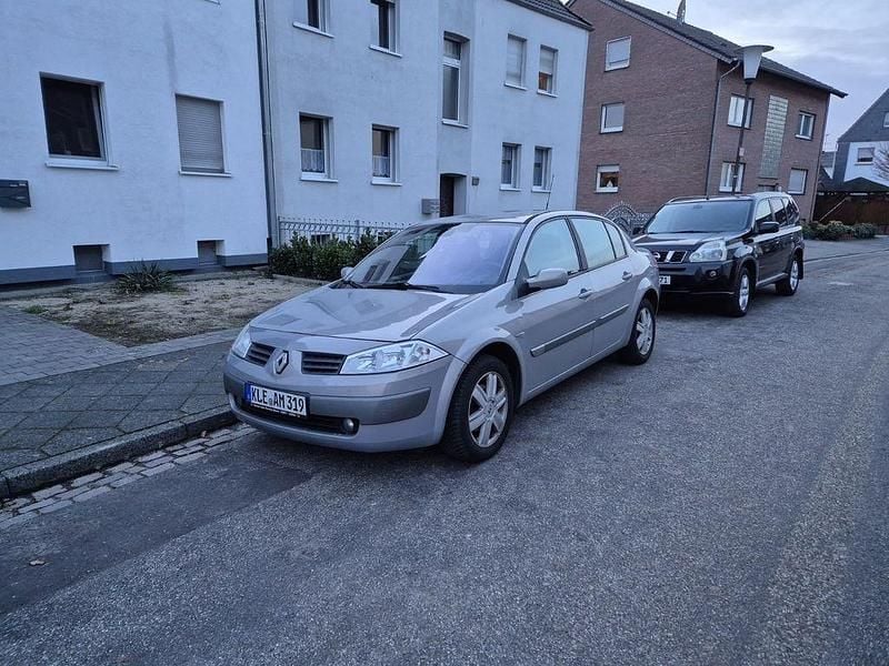 Gebraucht Renault Mégane II Privilege 135 PS (99 kW) 2004 Grau Limousine