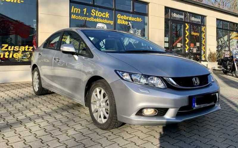 Verkauft Honda Civic 1.8 i-VTEC Automa., gebraucht 2016, 13.921 km in ...