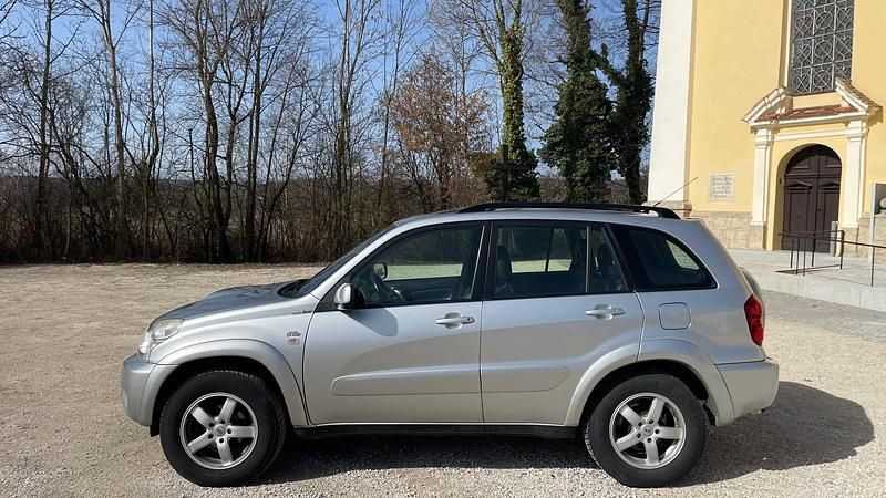 Gebraucht Toyota RAV4 120 PS (88 kW) 2004 Silber SUV