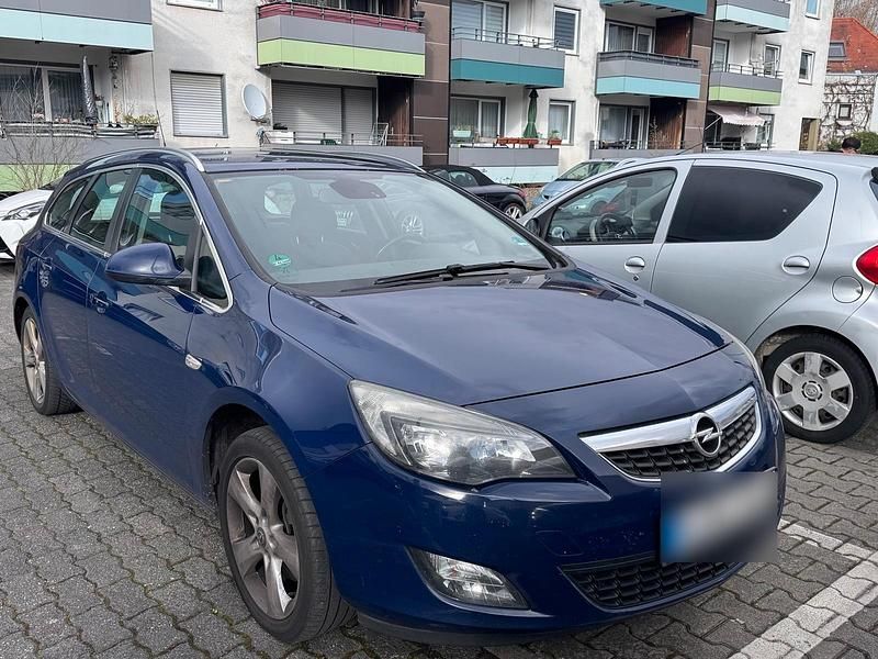 Gebraucht Opel Astra 125 PS (91 kW) 2011 Blau Kombi