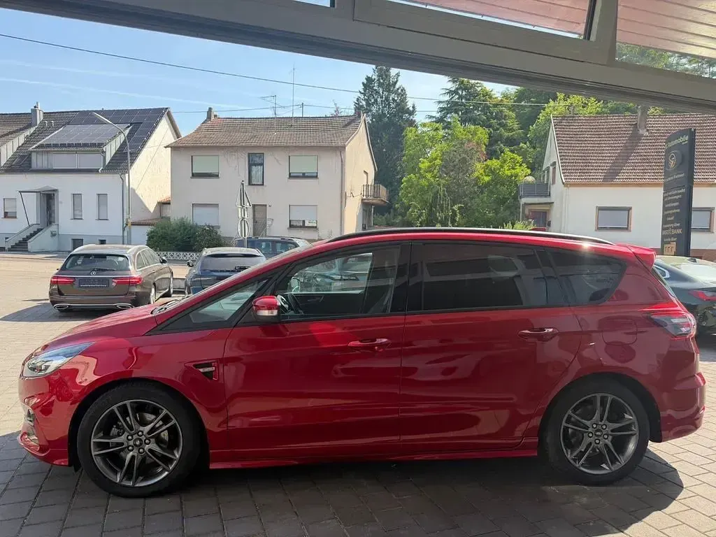 Gebraucht Ford S-MAX ST-Line 190 PS (139 kW) 2023 Rot Van / Kleinbus