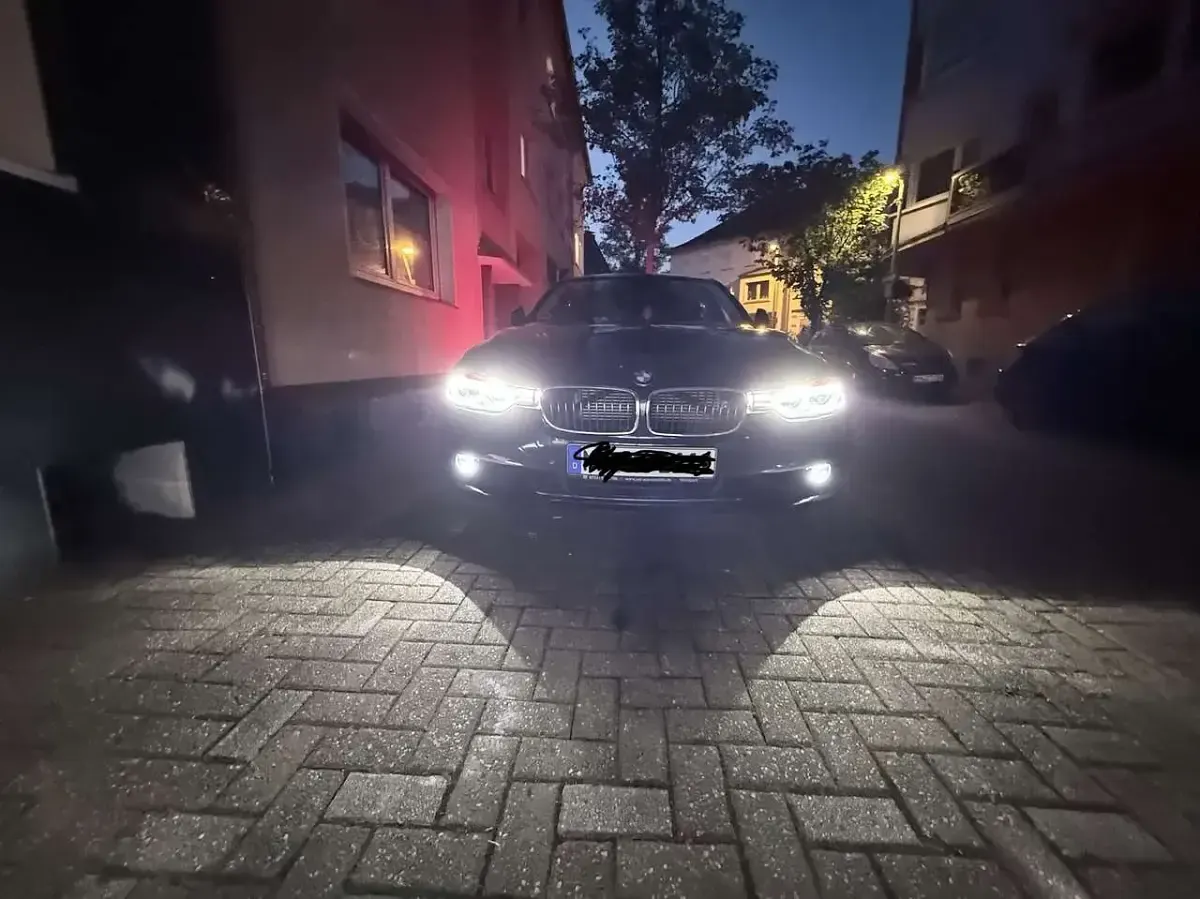 Käytetty BMW 330e iPerformance 252 HP (185 kW) 2017 Sininen Sedan