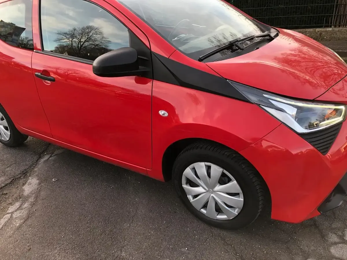 Gebraucht Toyota Aygo Play 72 PS (52 kW) 2021 Rot Kleinwagen