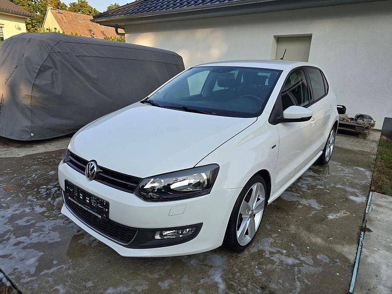 Gebraucht VW Polo Life 90 PS (66 kW) 2013 Weiß Kleinwagen