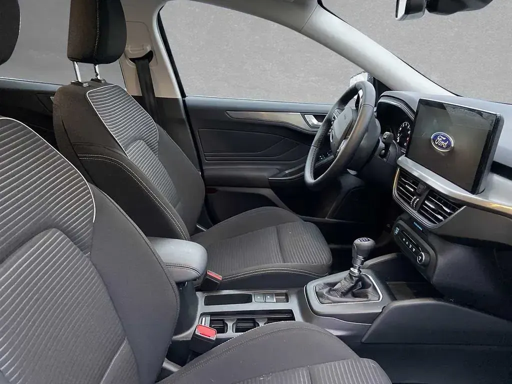 Używany Ford Focus Titanium 125 KM (91 kW) 2022 Czarny Sedan/Limuzyna