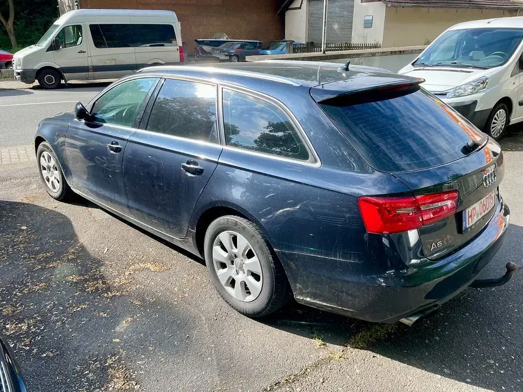 Gebraucht Audi A6 Comfort 177 PS (130 kW) 2012 Mondscheinblau metallic Kombi