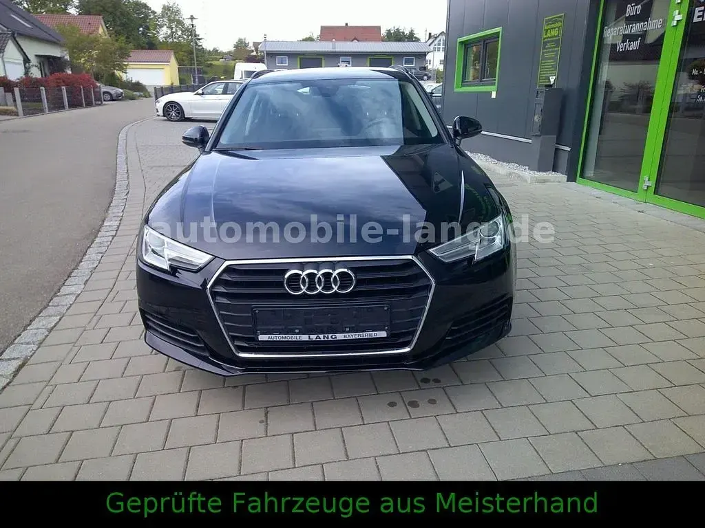 Gebraucht Audi A4 Basis 150 PS (110 kW) 2018 Schwarz Kombi