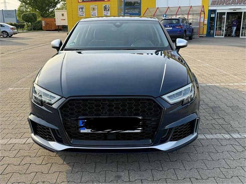 Blau Gebraucht 2019 Audi A3 Ambiente Limousine | 17.400 € (Guter Preis) - Bild 1/4