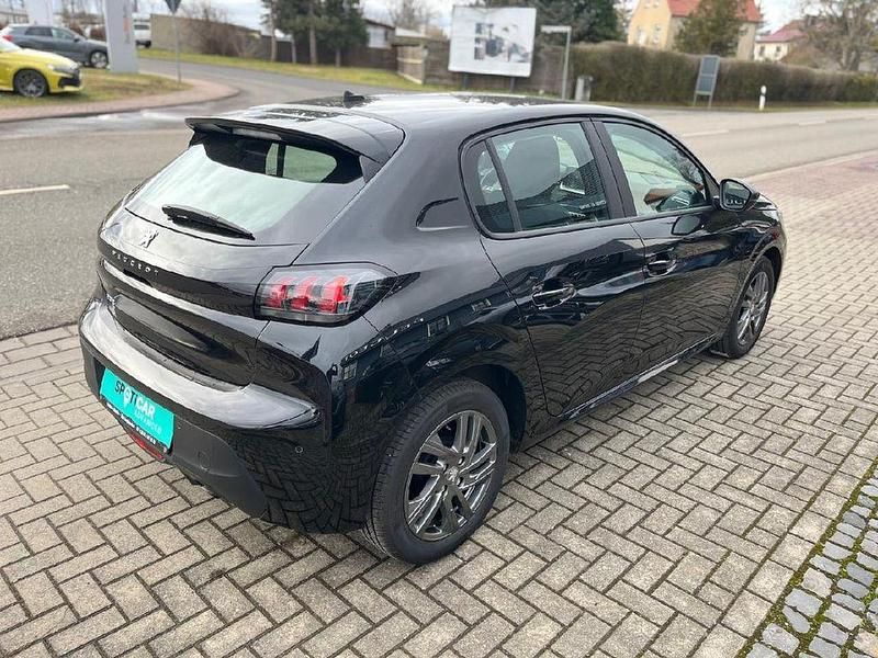 Gebraucht Peugeot 208 Active 75 PS (55 kW) 2021 Schwarz Kleinwagen
