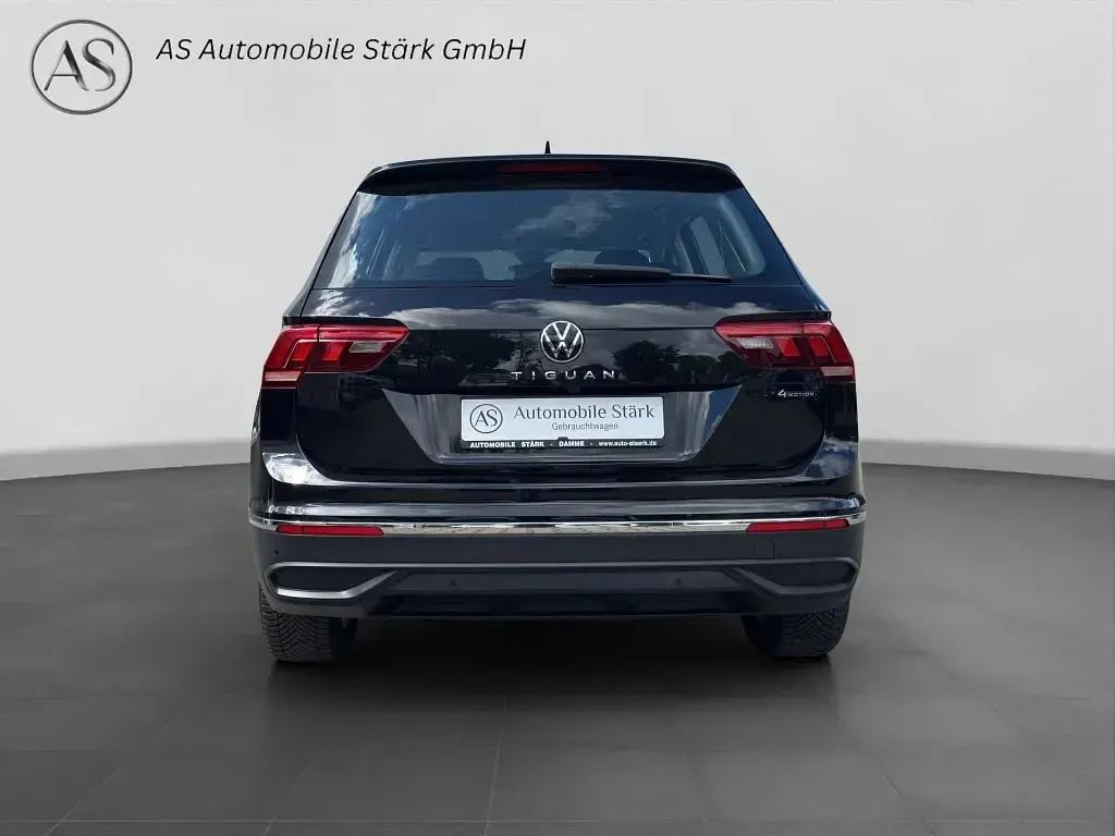 Gebraucht VW Tiguan Life 190 PS (139 kW) 2023 Deep black perleffekt SUV