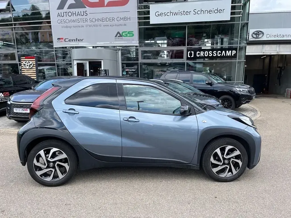 Gebraucht Toyota Aygo X Basis 72 PS (52 kW) 2025 Grau SUV