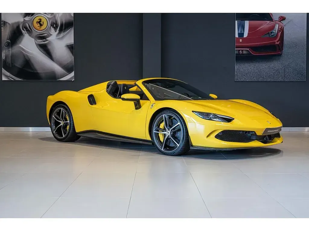 Neu Ferrari 296 2025 Gelb Cabrio