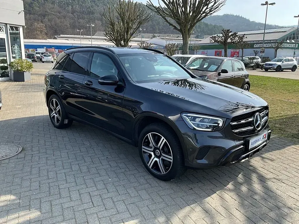Gebraucht Mercedes GLC300 211 PS (155 kW) 2020 Grau SUV
