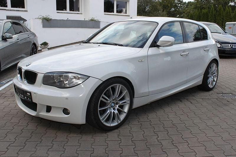 Weiß Gebraucht 2010 BMW 118 M Sport Kleinwagen | 7.950 € (Teuer) - Bild 1/3