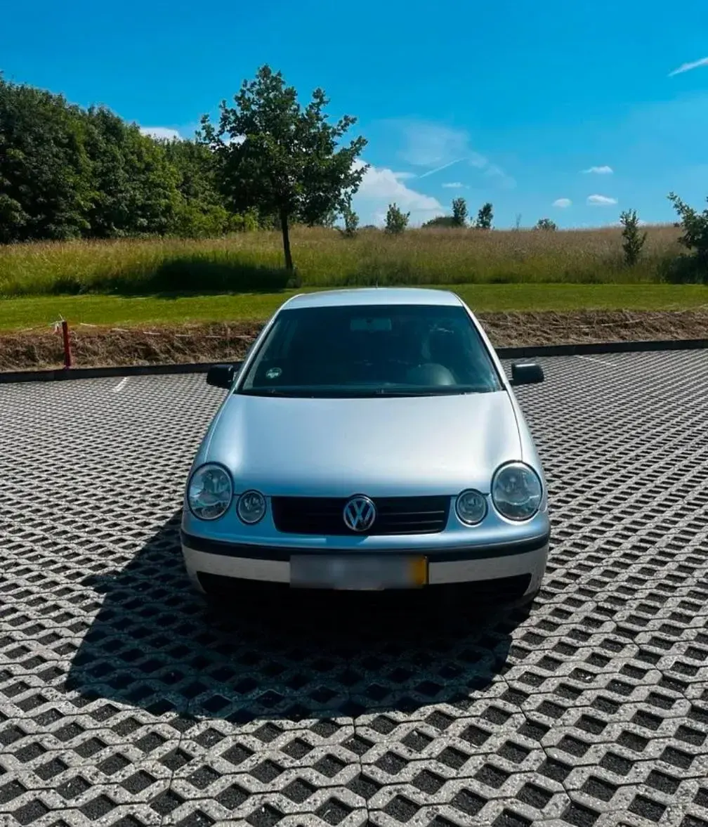 Gebraucht VW Polo 64 PS (47 kW) 2005 Grau Kleinwagen