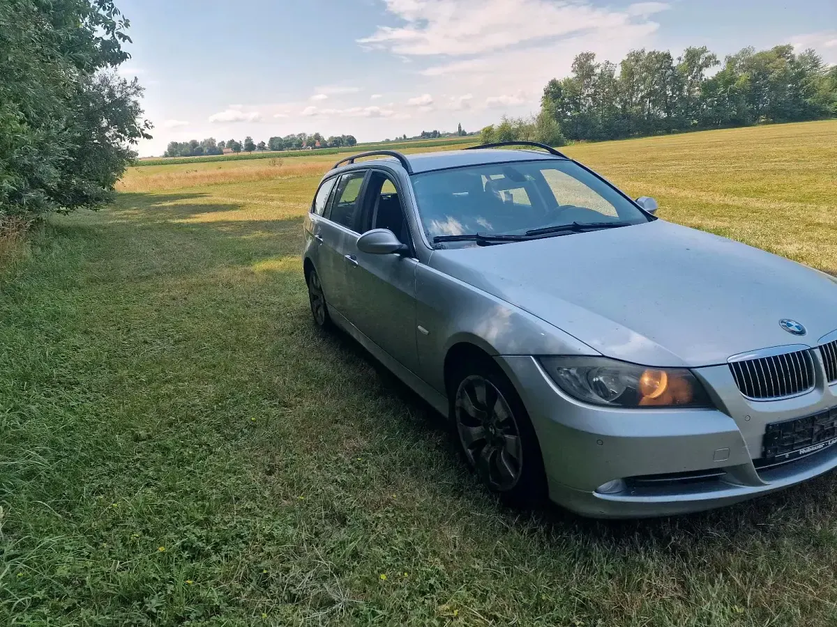 Gebraucht BMW 330 231 PS (169 kW) 2006 Grau Kombi