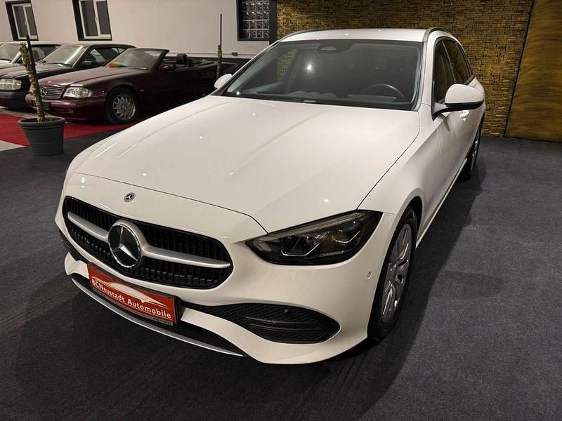 Gebraucht Mercedes C200 163 PS (119 kW) 2022 Weiß Limousine