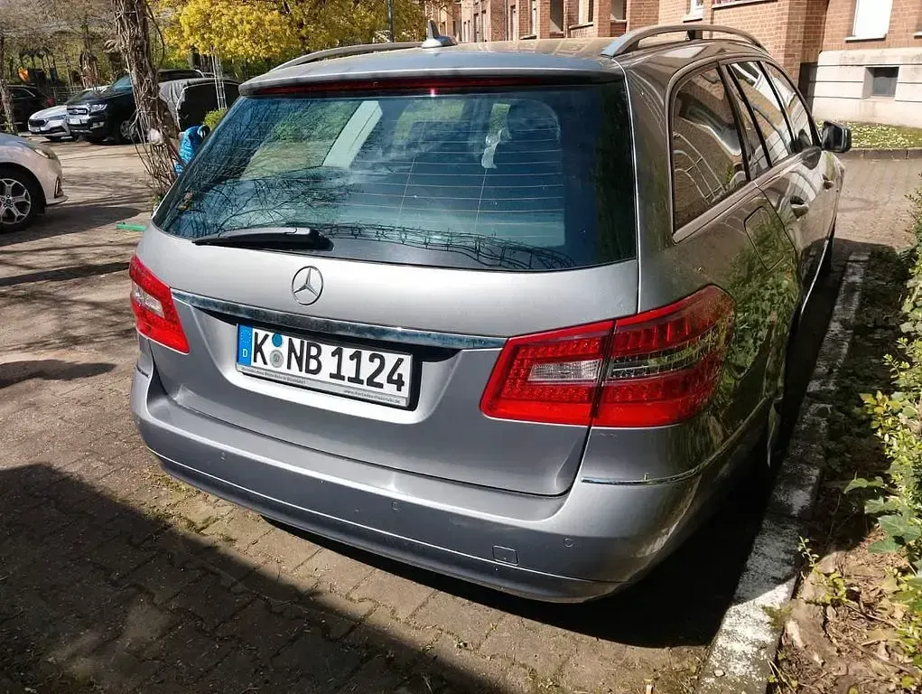 Gebraucht Mercedes E220 170 PS (125 kW) 2010 Silber Kombi
