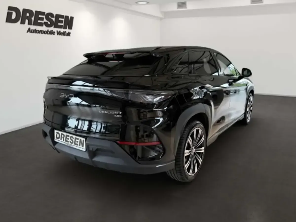 Nowe BYD Sealion 7 Design 389 kW (530 KM) 2026 Czarny SUV
