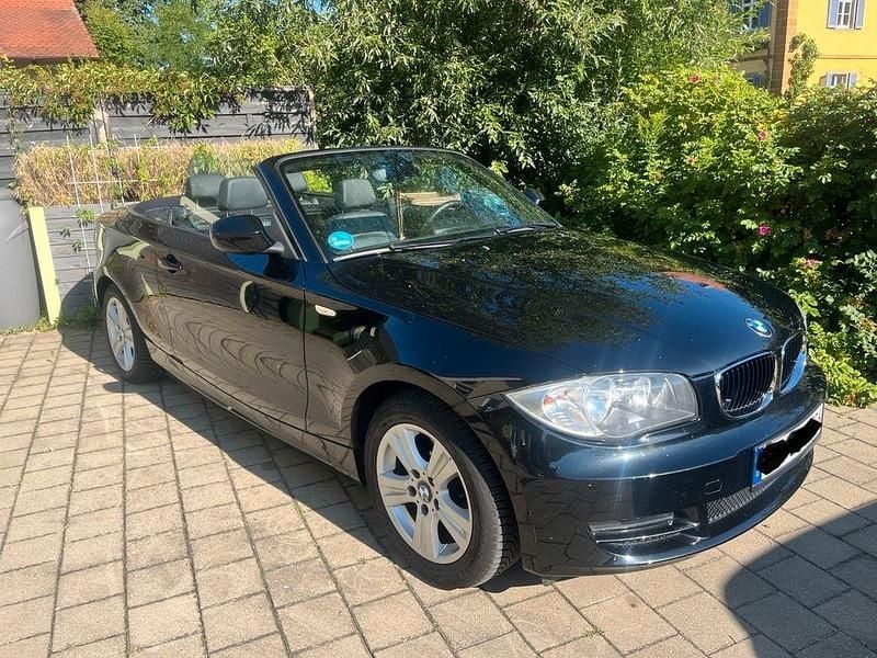 Schwarz Gebraucht 2011 BMW 118 Cabriolet Cabrio | 10.699 € (Fairer Preis) - Bild 1/4