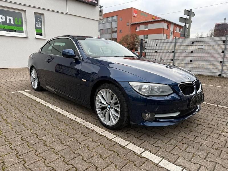 Blau Gebraucht 2012 BMW 320 Cabriolet Comfort Edition Cabrio | 14.500 € (Fairer Preis) - Bild 1/4
