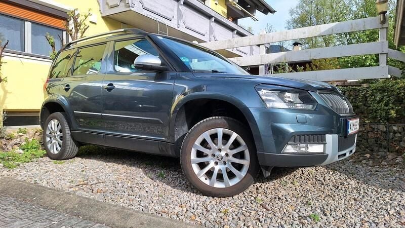 Grau Gebraucht 2017 Skoda Yeti Ambition SUV | 12.400 € (Superpreis) - Bild 1/4