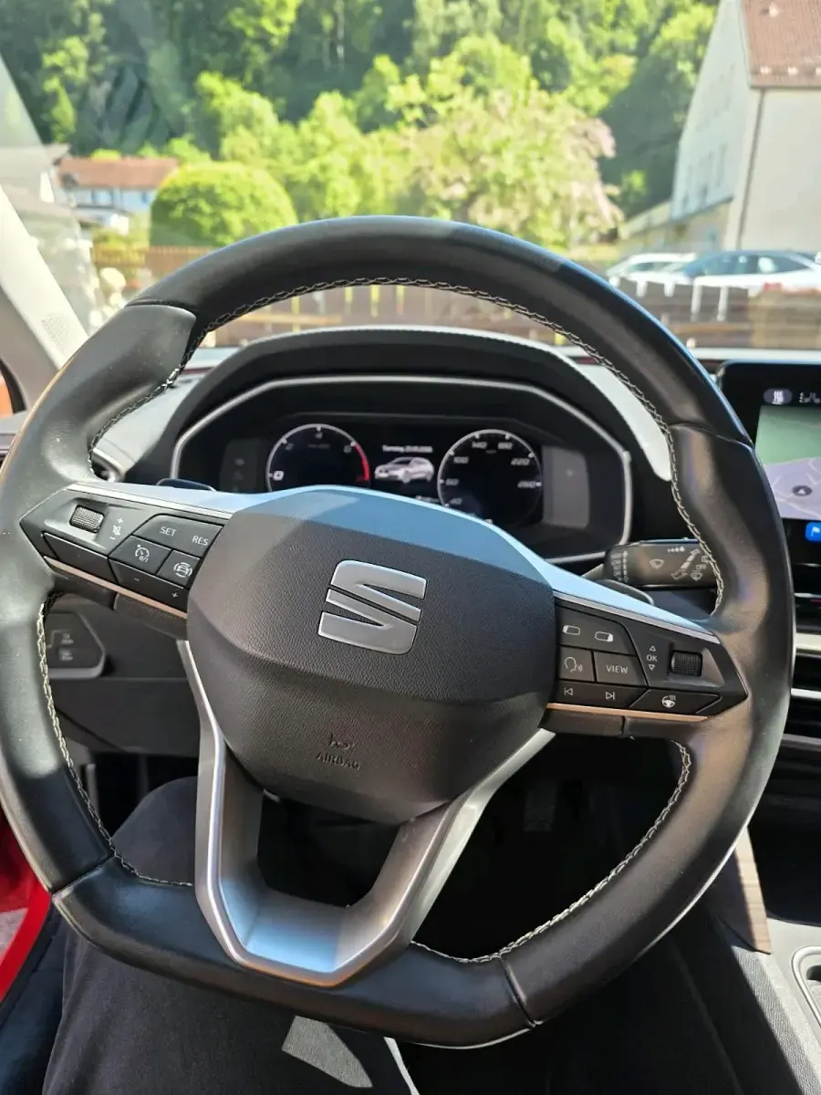 Używany Seat Leon 204 KM (150 kW) 2021 Czerwony Kombi