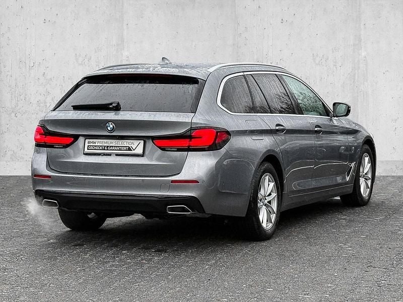 Gebraucht BMW 520 184 PS (135 kW) 2022 Grau Kombi