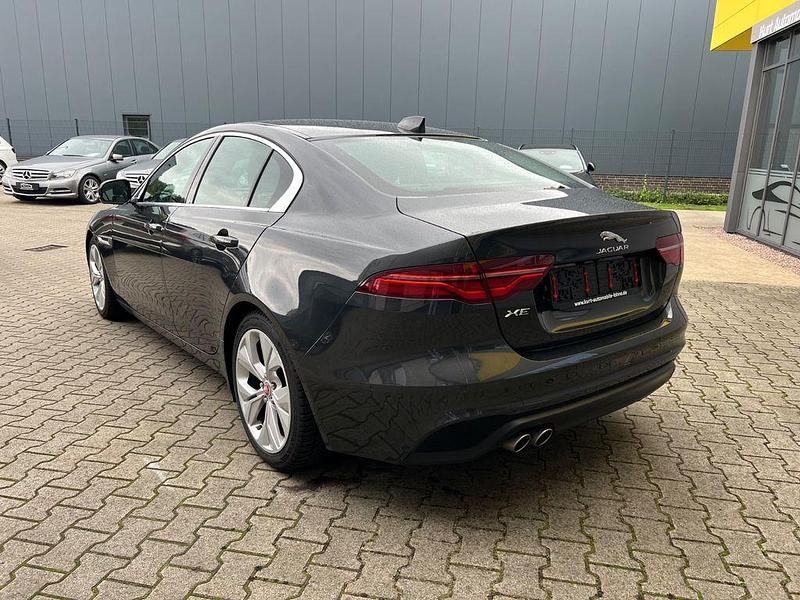 Gebraucht Jaguar XE S 204 PS (150 kW) 2021 Grau Limousine