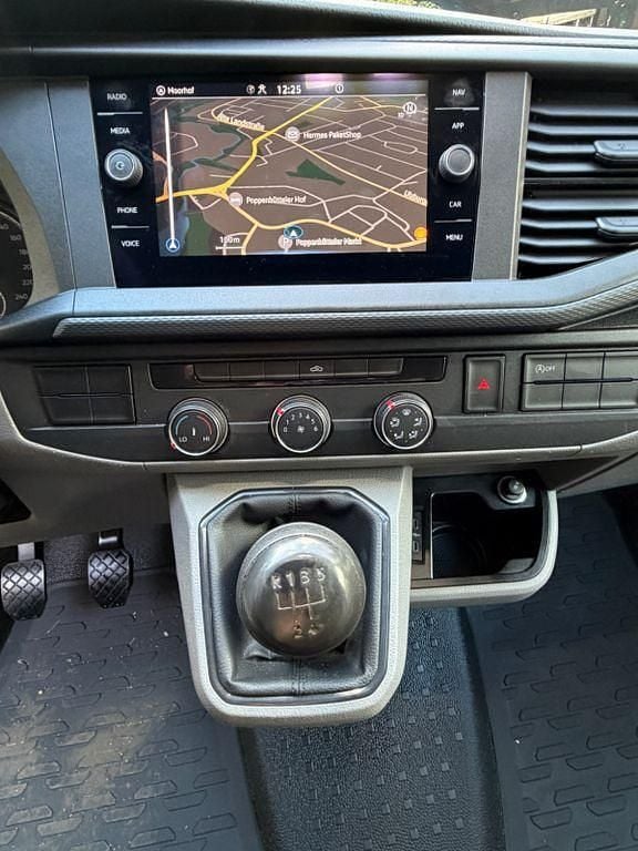 Używany VW Transporter 90 KM (66 kW) 2021 Biały Van