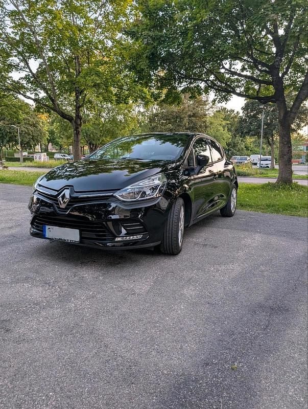 Schwarz Gebraucht 2018 Renault Clio IV LIMITED Kleinwagen | 7.990 € (Guter Preis) - Bild 1/4
